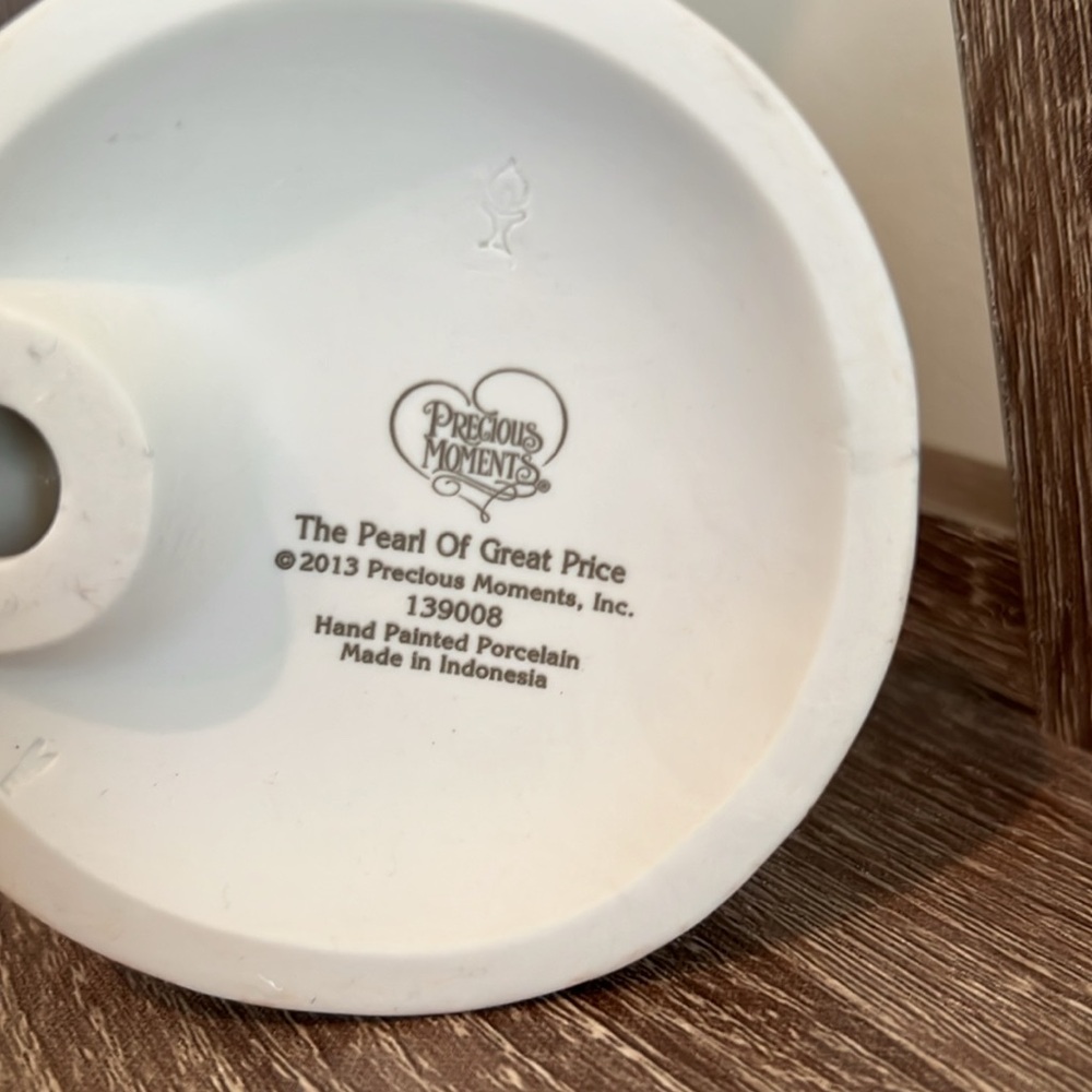 Precious Moments The Pearl of Great Price figurine - Picture 6 of 6
